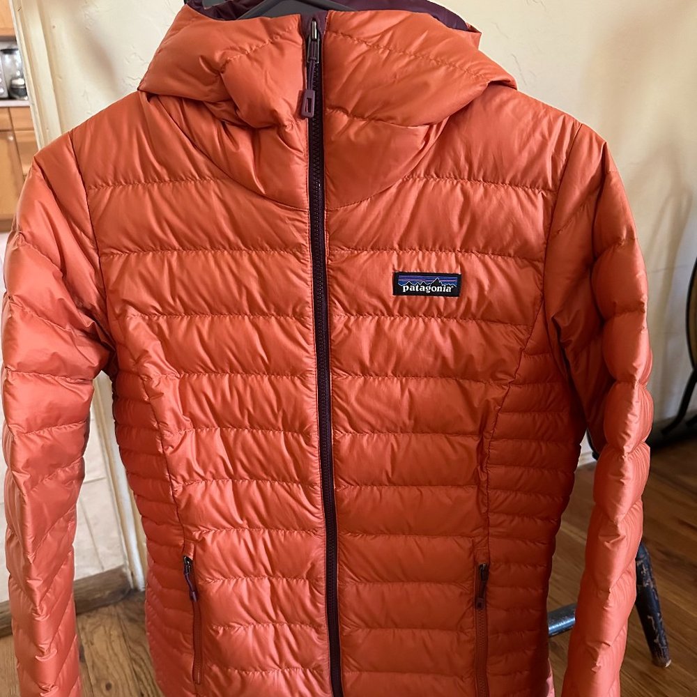 Patagonia Down Sweater Hoody, XS, Orange